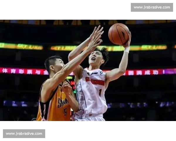 CBA积分榜最新动态：各队竞争激烈，季后赛名额悬念重重